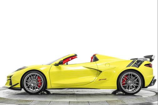Accelerate Yellow Metallic 2024 Chevrolet Corvette Z06