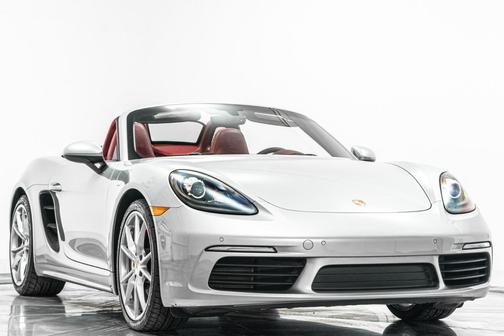 GT Silver Metallic 2018 Porsche 718 Boxster S