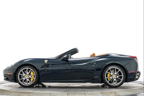 2010 Ferrari California Base