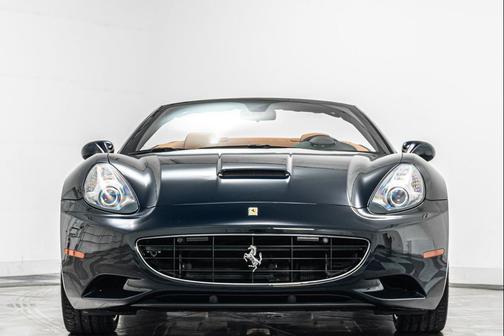 2010 Ferrari California Base