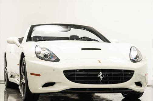 2014 Ferrari California Base