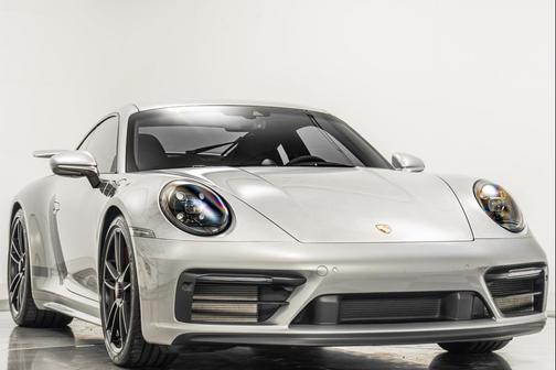 2022 Porsche 911 Carrera 4 GTS