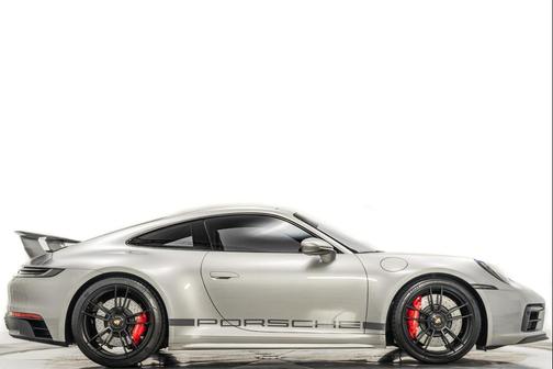 2022 Porsche 911 Carrera 4 GTS
