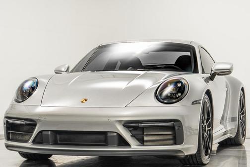 2022 Porsche 911 Carrera 4 GTS