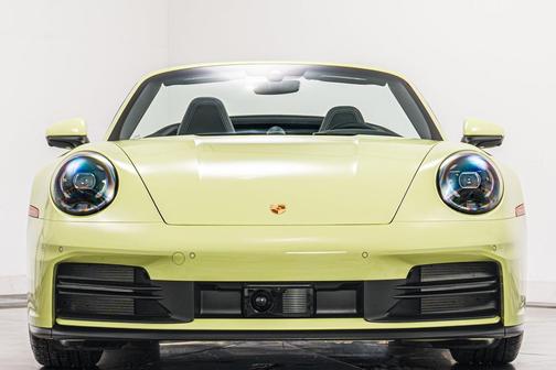 2025 Porsche 911 Carrera