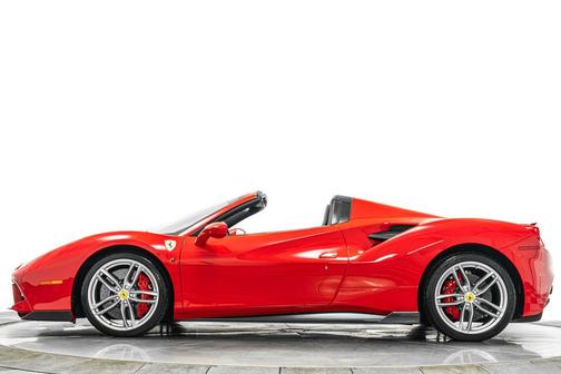 Rosso Corsa 2017 Ferrari 488 Spider Base