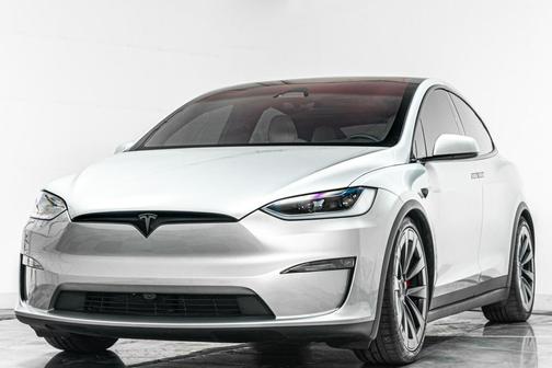 Lunar Silver 2026 Tesla Model X Plaid