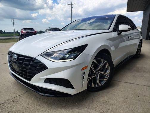 White 2021 Hyundai SONATA SEL