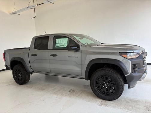 Sterling Gray Metallic 2026 Chevrolet Colorado Trail Boss