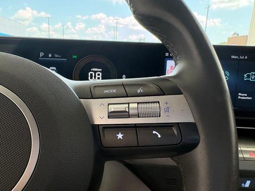 Abyss Black Pearl 2024 Hyundai KONA SEL