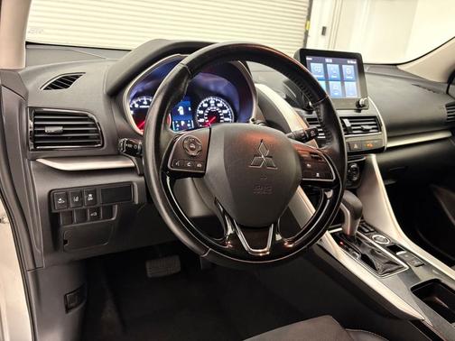 Silver 2024 Mitsubishi Eclipse Cross SE
