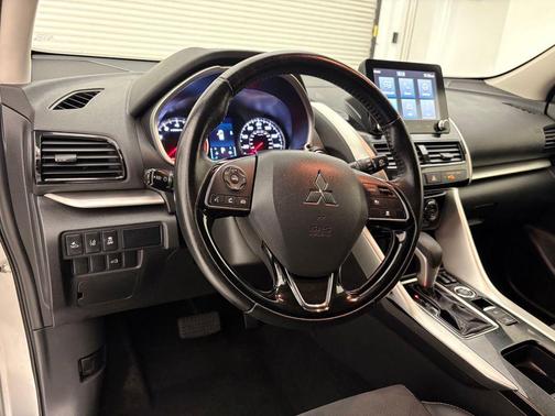 Silver 2024 Mitsubishi Eclipse Cross SE