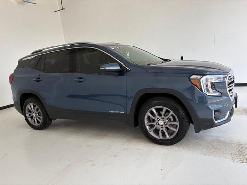 Downpour Metallic 2024 GMC Terrain SLT