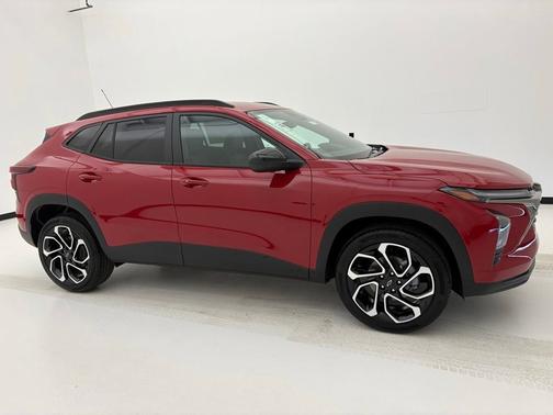 Apex Red 2026 Chevrolet Trax 2RS