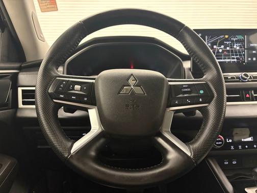 Gray 2025 Mitsubishi Outlander SE