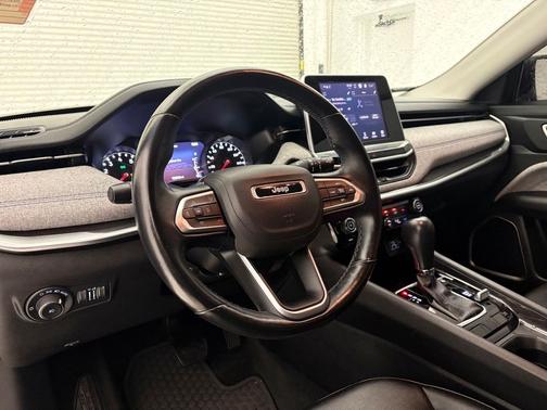 Gray 2022 Jeep Compass Latitude