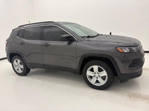 Gray 2022 Jeep Compass Latitude