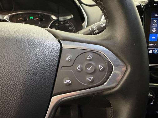 Sterling Gray Metallic 2023 Chevrolet Traverse LT Cloth