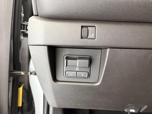 Sterling Gray Metallic 2024 Chevrolet Colorado Trail Boss
