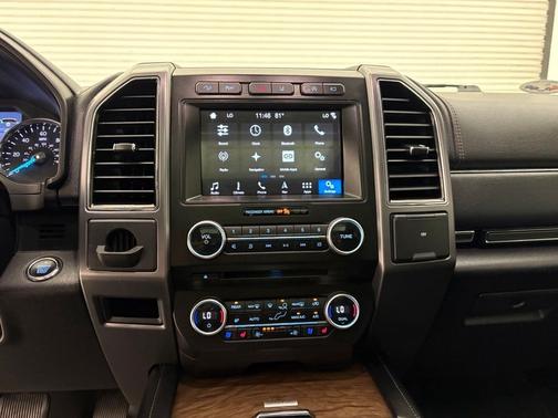 Silver 2018 Ford Expedition Platinum