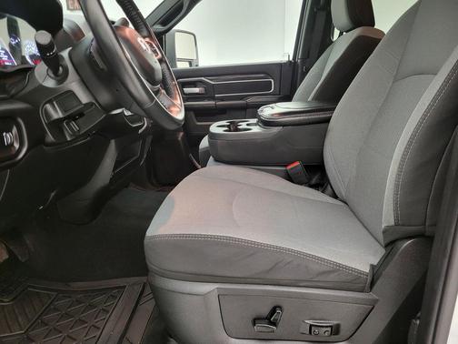 Bright White Clearcoat 2024 RAM 2500 Big Horn