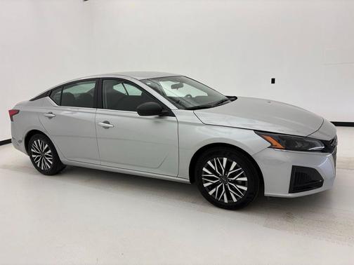 Brilliant Silver Metallic 2025 Nissan Altima 2.5 SV