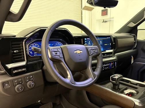Radiant Red Tintcoat 2026 Chevrolet Silverado 1500 High Country