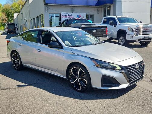 Brilliant Silver Metallic 2023 Nissan Altima 2.5 SR