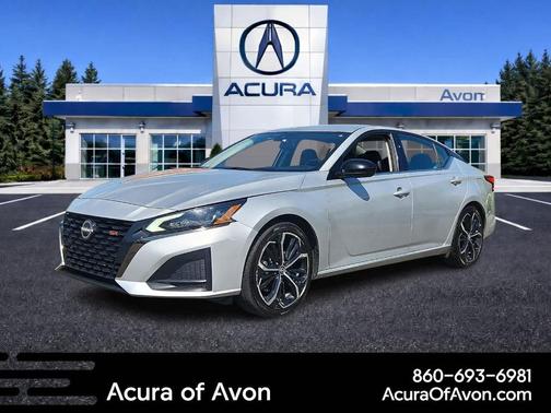 Brilliant Silver Metallic 2023 Nissan Altima 2.5 SR