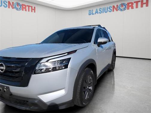 2022 Nissan Pathfinder SV 4WD