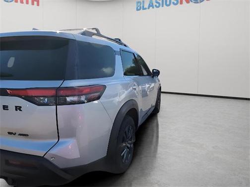 2022 Nissan Pathfinder SV 4WD