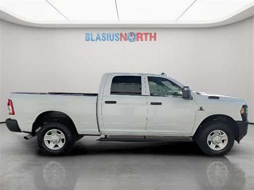 2024 RAM 3500 Tradesman Crew Cab 4x4 6'4' Box