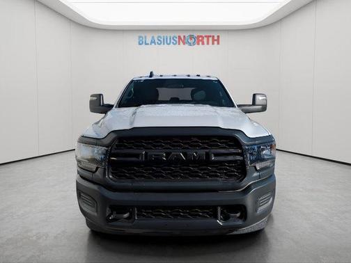 2024 RAM 3500 Tradesman Crew Cab 4x4 6'4' Box