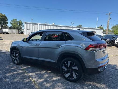 2024 Volkswagen Atlas Cross Sport 2.0T SE w/Technology 4MOTION