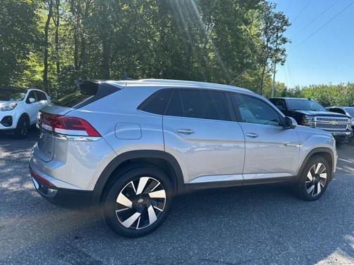 2024 Volkswagen Atlas Cross Sport 2.0T SE w/Technology 4MOTION