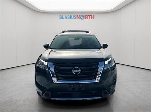 2023 Nissan Pathfinder SL 4WD