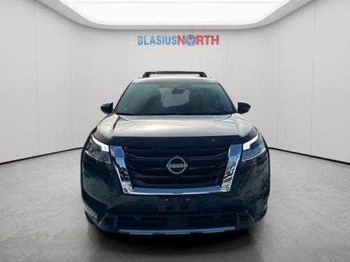 2023 Nissan Pathfinder SL 4WD