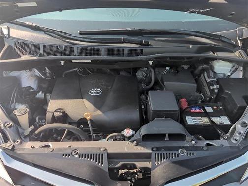 2020 Toyota Sienna LE