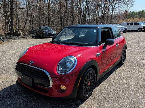 Chili Red 2019 MINI Hardtop Oxford Edition