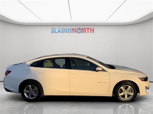 2022 Chevrolet Malibu FWD LT