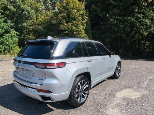 2022 Jeep Grand Cherokee Overland