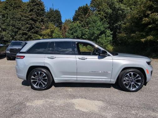 2022 Jeep Grand Cherokee Overland