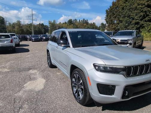 2022 Jeep Grand Cherokee Overland