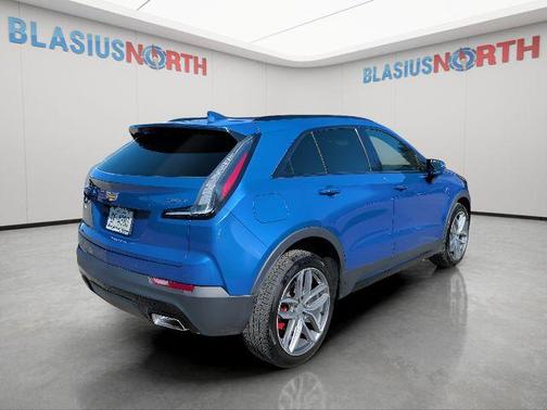 Wave Metallic 2021 Cadillac XT4 Sport