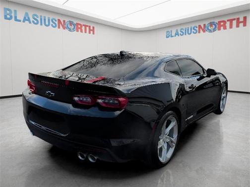 2021 Chevrolet Camaro RWD Coupe LT1