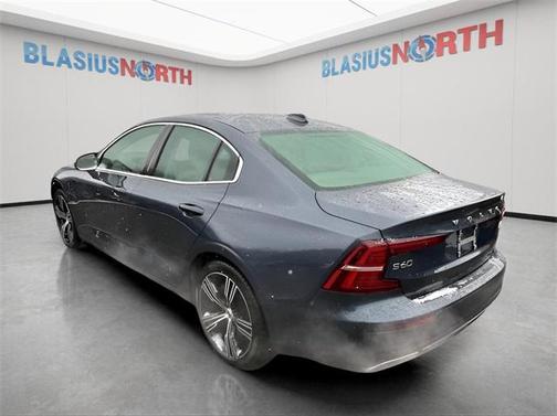 2022 Volvo S60 Recharge Plug-In Hybrid T8 Inscription
