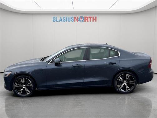 2022 Volvo S60 Recharge Plug-In Hybrid T8 Inscription