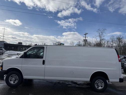 2023 GMC Savana 2500 Work Van