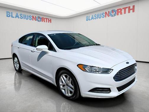 Oxford White 2016 Ford Fusion SE