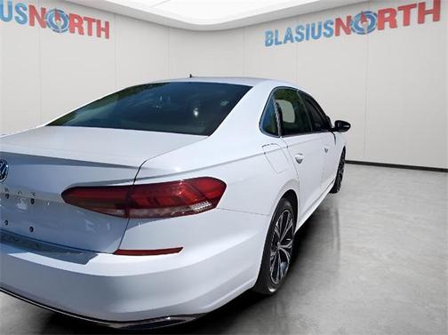 2021 Volkswagen Passat 2.0T SE
